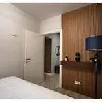 The Blue Sanctuary By Blvd 70b2 - Free Parking