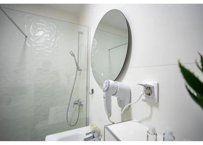 Апартаменты The Blue Sanctuary By Blvd 70B2 - Free Parking *